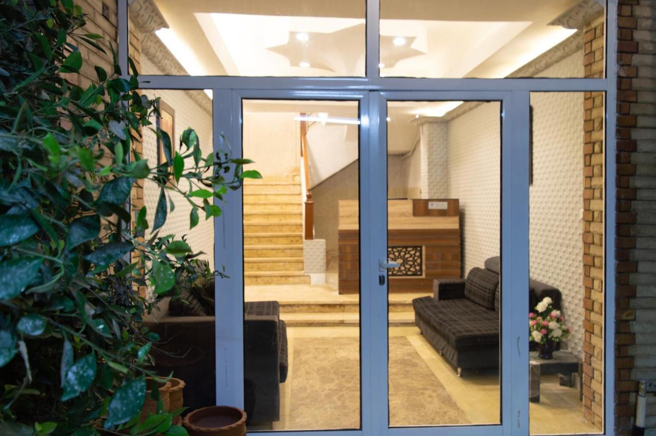 Pyramids Gate Hotel Kafret el-Gabal Exteriör bild