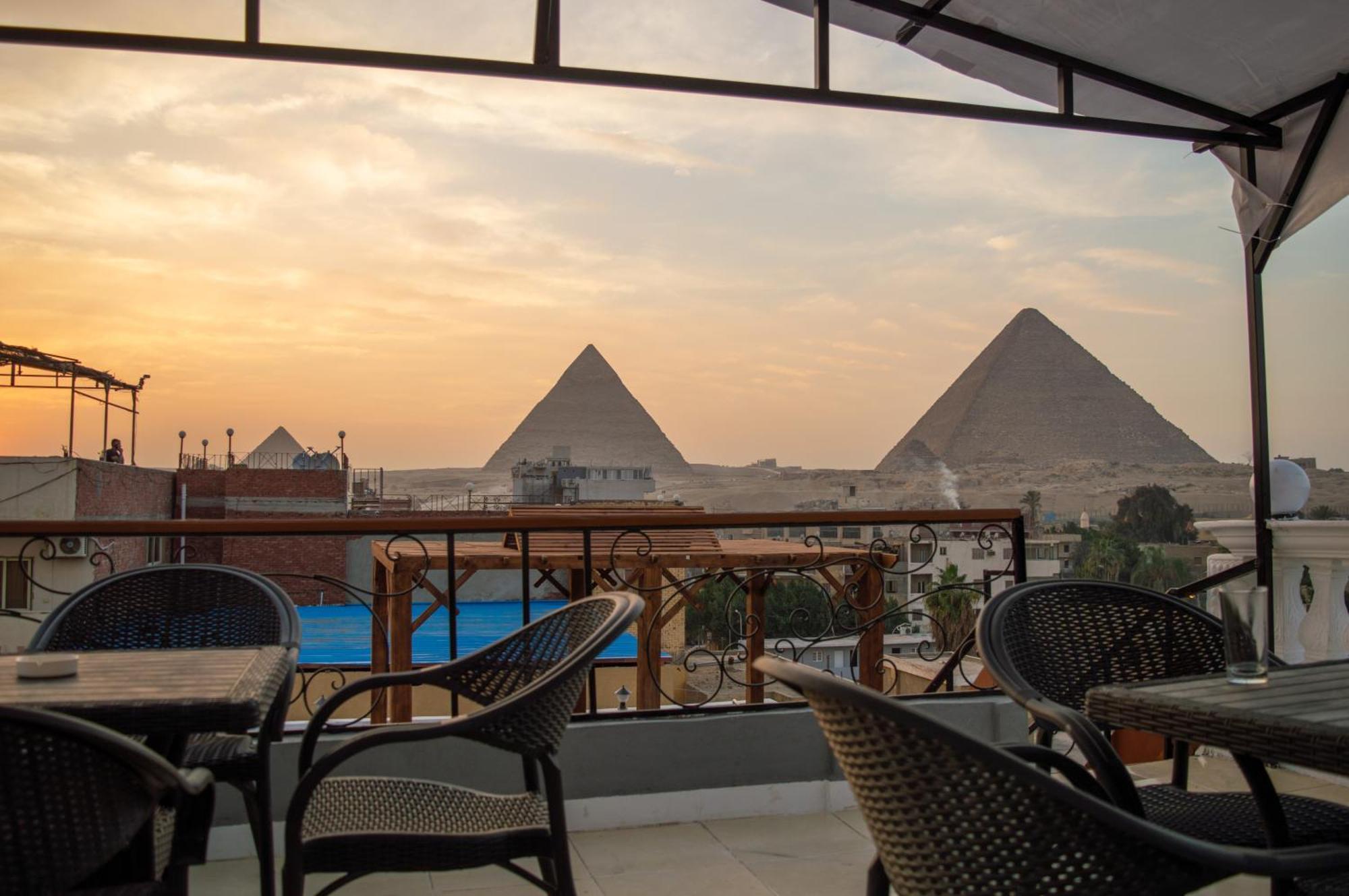Pyramids Gate Hotel Kafret el-Gabal Exteriör bild