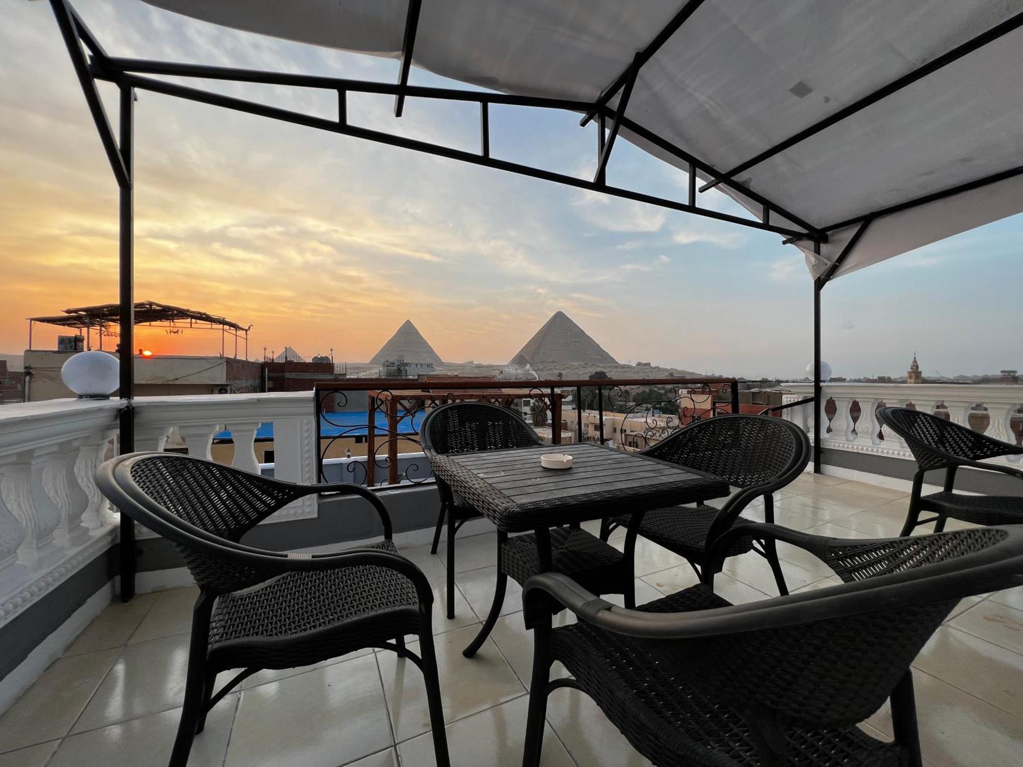 Pyramids Gate Hotel Kafret el-Gabal Exteriör bild