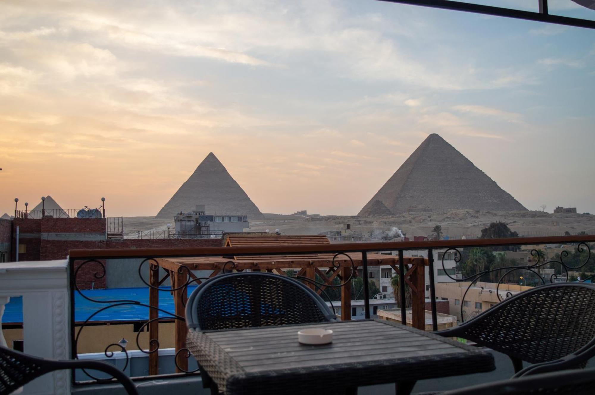 Pyramids Gate Hotel Kafret el-Gabal Exteriör bild