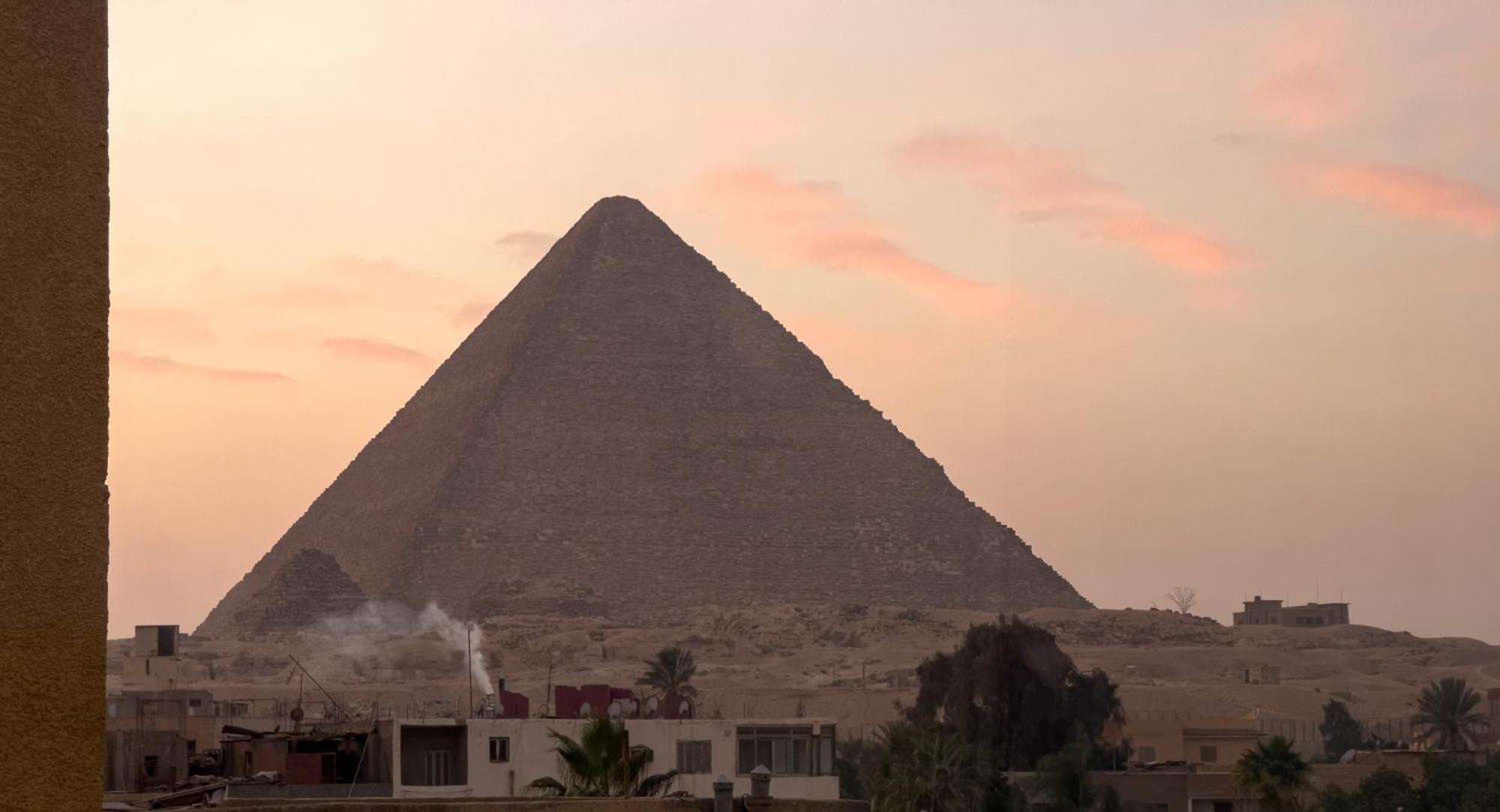 Pyramids Gate Hotel Kafret el-Gabal Exteriör bild