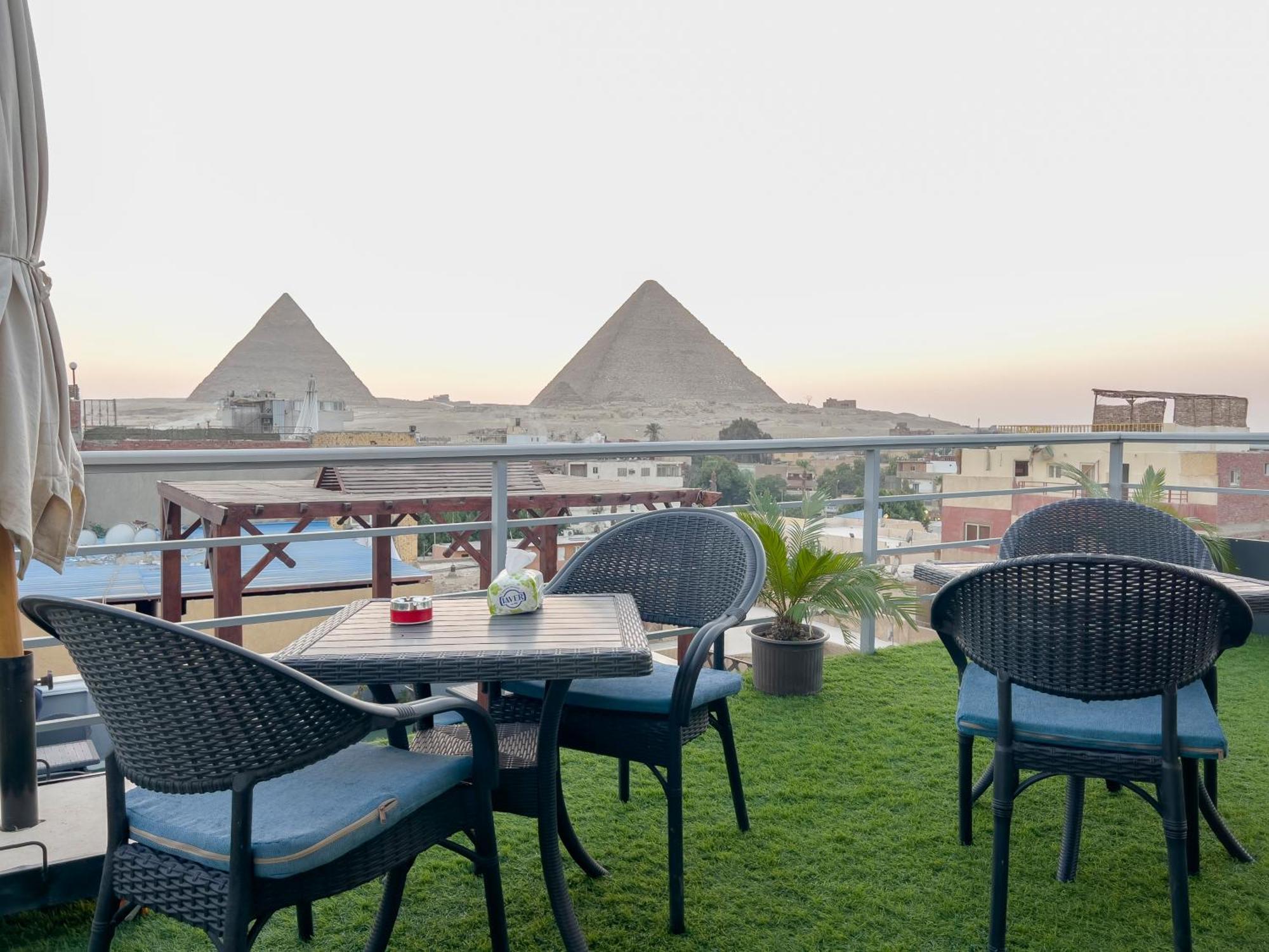 Pyramids Gate Hotel Kafret el-Gabal Exteriör bild