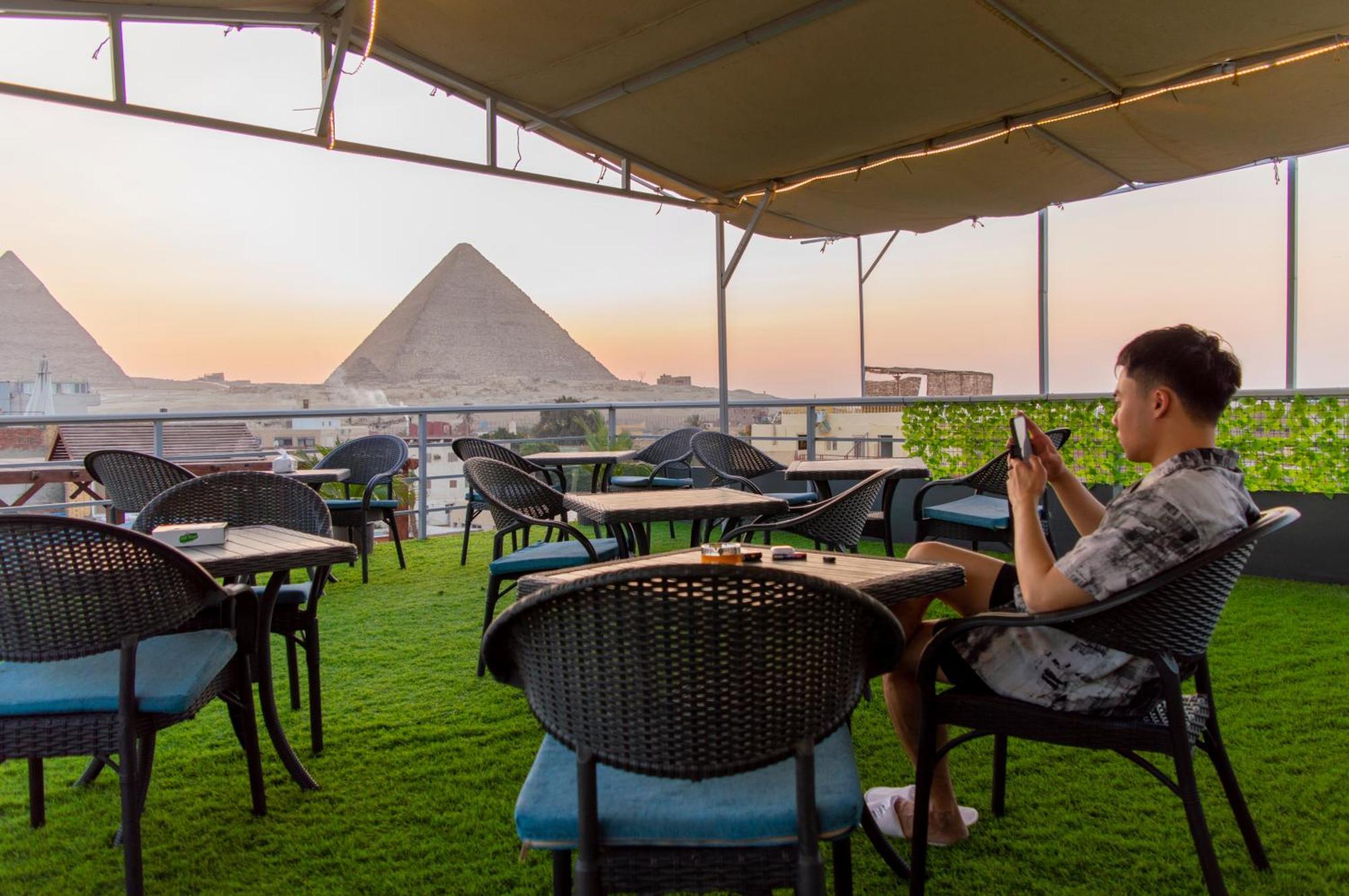 Pyramids Gate Hotel Kafret el-Gabal Exteriör bild